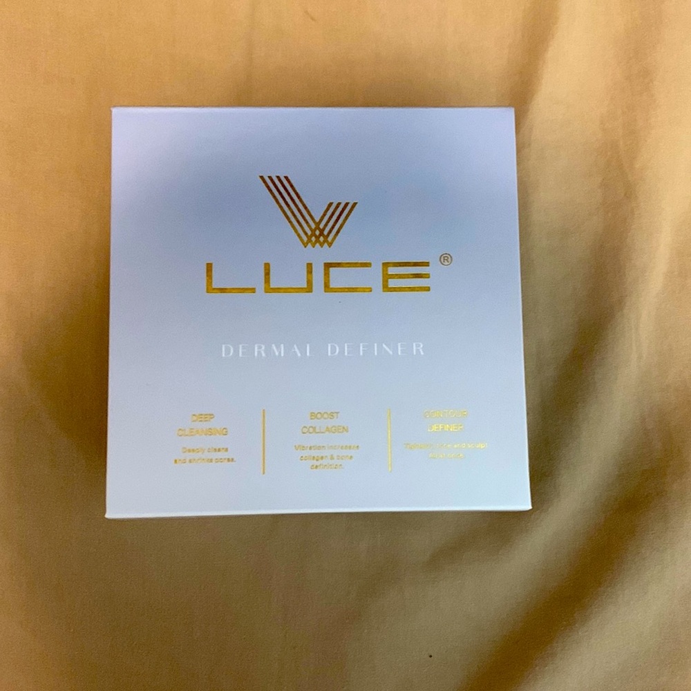 LUCE BEAUTY Dermal Definer